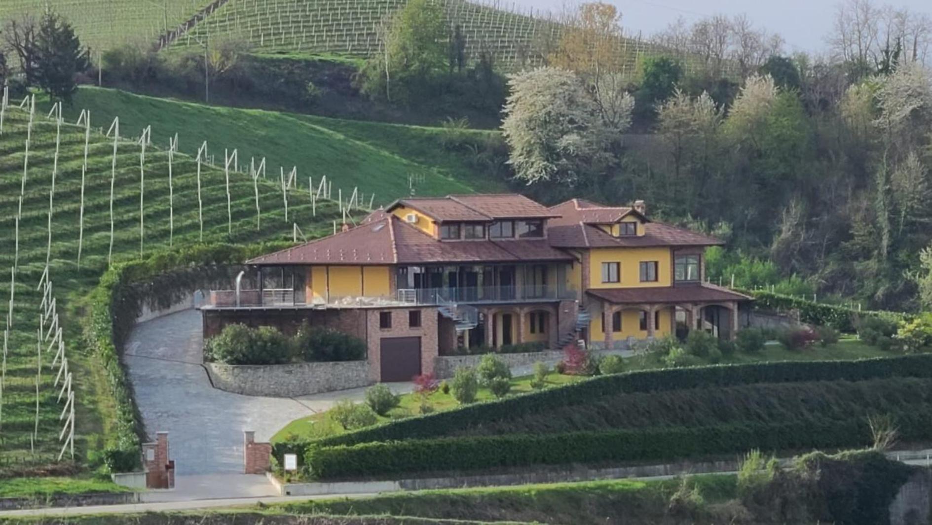 Casa Castella - Adults Only - Langhe Villa Diano d'Alba Luaran gambar